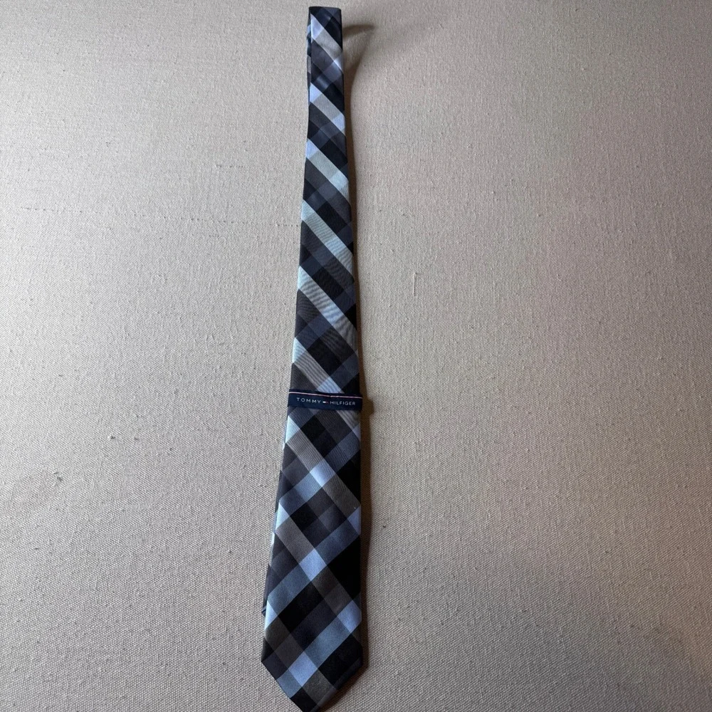 Tommy Hilfiger‎ Mens Blue Grey Plaid Check 100% Silk Necktie Standard Tie